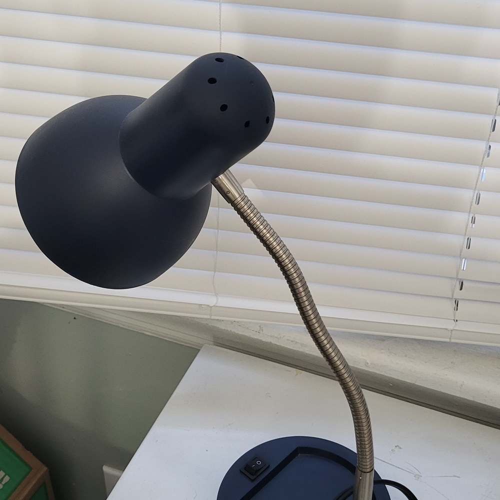 Sleek Navy Desk Lamp
